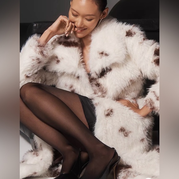 NVLT Faux Fur Cow Print Coat Jacket Women’s M Black White NWT MSRP $198 - Picture 2 of 12